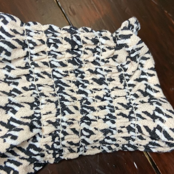 Adrianna Papell houndstooth blush/cream and black blouse size L - Picture 8 of 8